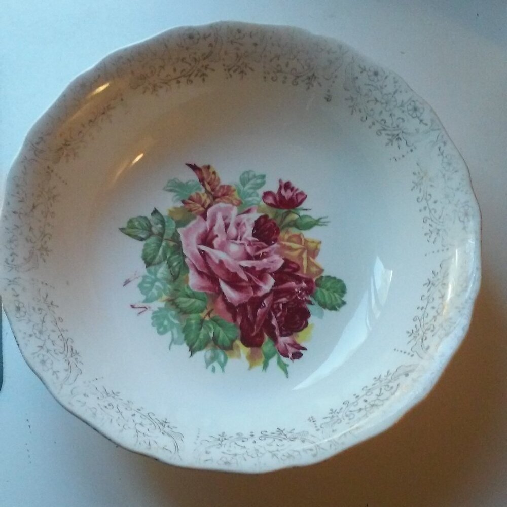Vintage Roses 4 Small China Desert Plates 6"  And Bowl 8 3/4" 22K Gold Trim - Picture 2 of 5